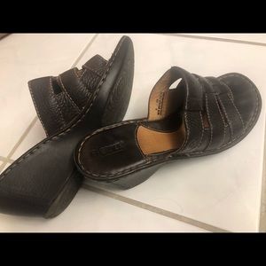 Born dark brown sandals size 8